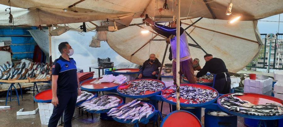 Balıkçıların Mavi Işık Oyunu Zabıtaya Takıldı