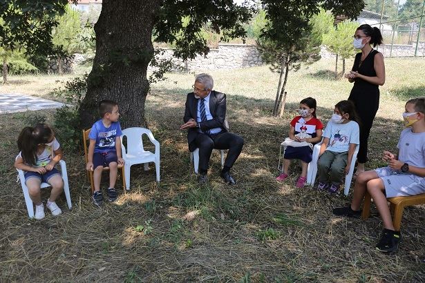 Başkan Erdem, çocukların eğlencesine ortak oldu