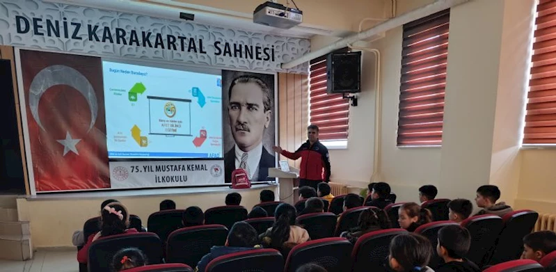 Arama ve Kurtarma Ekibimiz, Afet Farkındalık Eğitimlerine Devam Ediyor