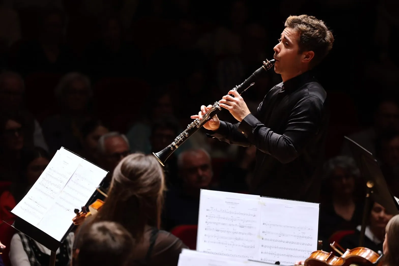 İzmir Oda Orkestrası dünyaca ünlü klarnetçi Barragán ile sahne aldı