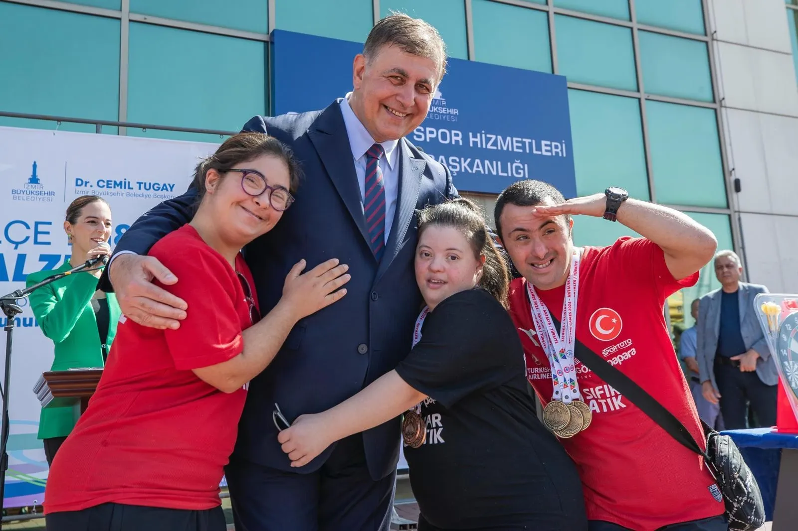 Engelleri aşarak İzmir