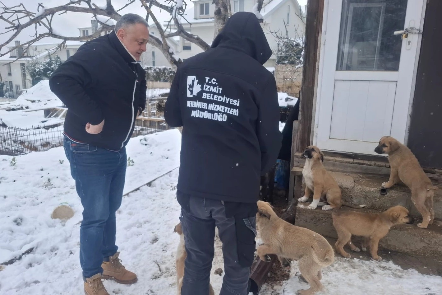 Kocaeli İzmit Belediyesinden soğuk günlerde sıcak destek