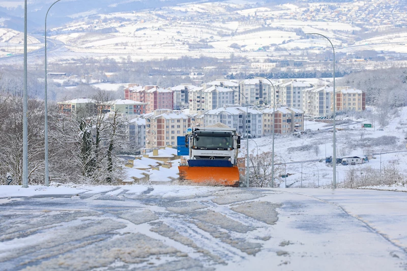 Büyükşehir kar raporunu yayınladı: 24 grup yolu ulaşıma açıldı