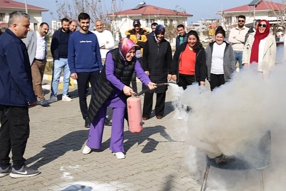 Hatay itfaiyesinden sevgievlerinde yangı tatbikatı