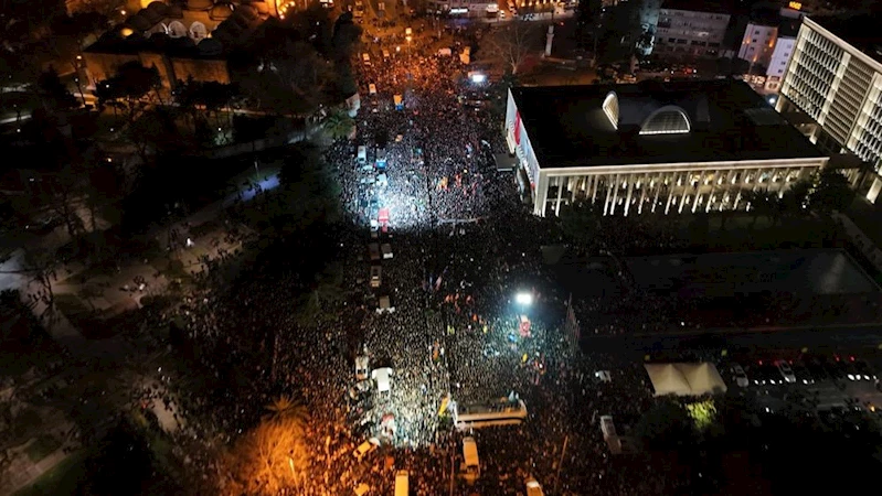 İSTANBUL, BAŞKAN’INA SAHİP ÇIKTI