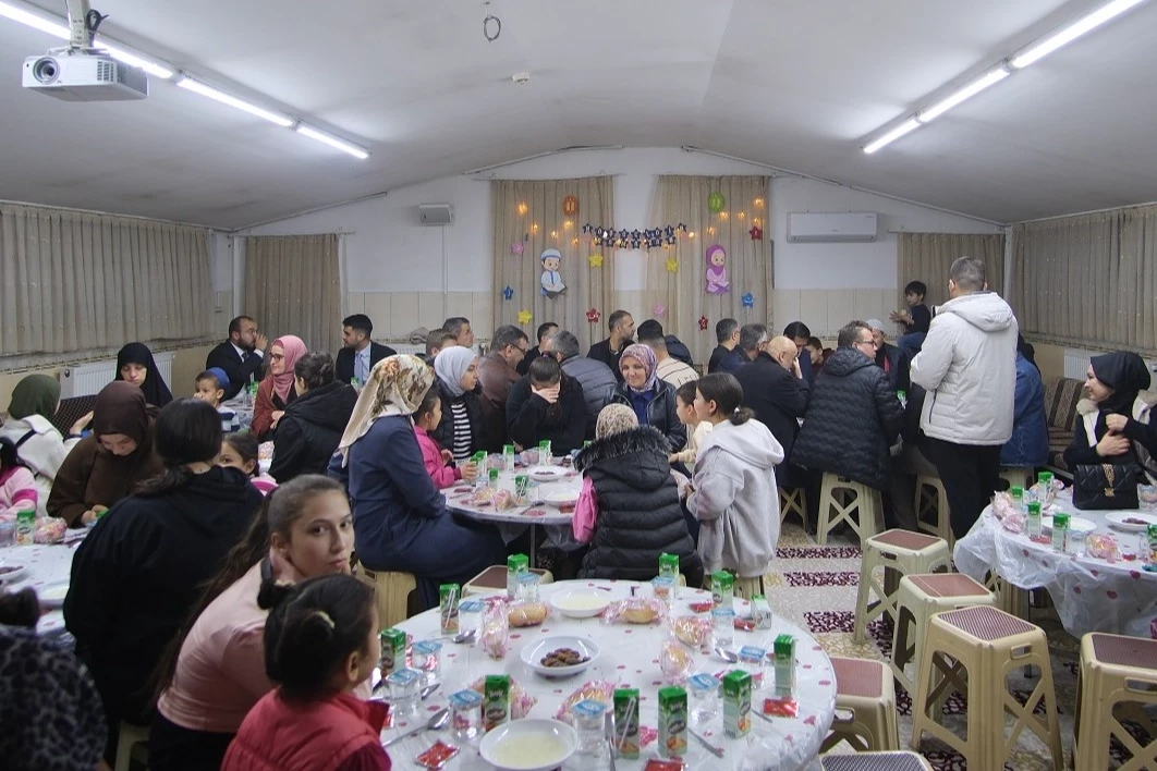 Başkan Altay Ve Başkan Kılca teravih namazında vatandaşlarla buluştu