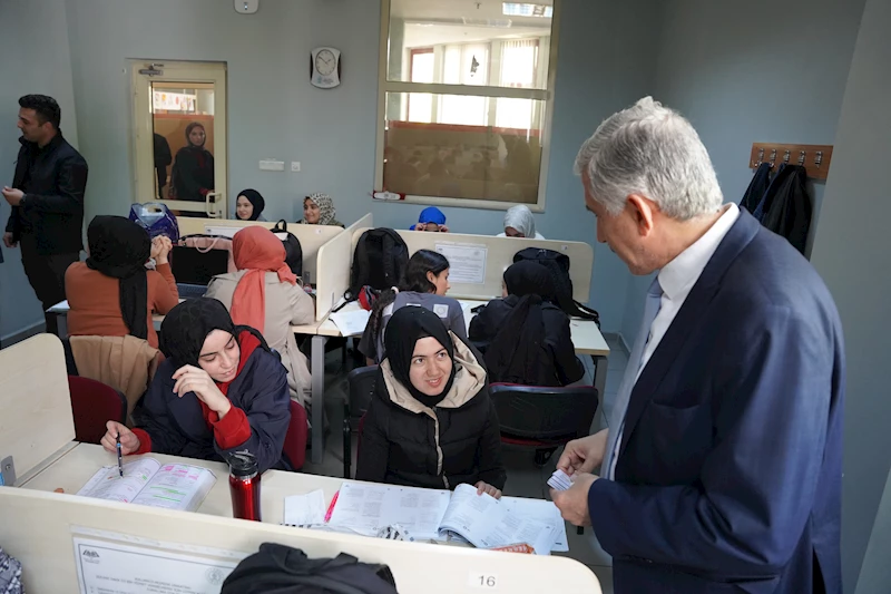 Kahta Belediyesi’nden YKS ve LGS Öğrencilerine Büyük Destek!