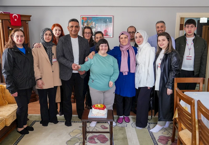 Özel bireylere doğum günü sürprizi