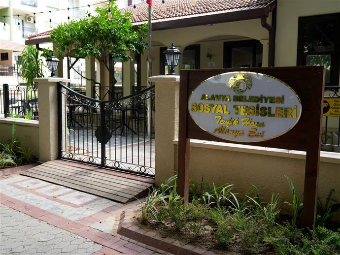 TEVFİK HOCA ALANYA EVİ YENİLENEN YÜZÜYLE HİZMETE AÇILDI