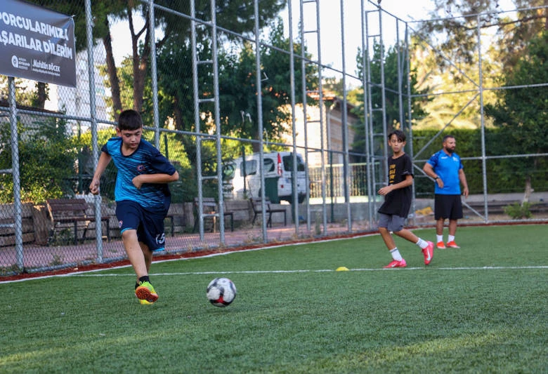 Antalya Büyükşehir Belediyesi’nin  spora ve sporcuya desteği sürüyor