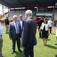Büyükşehir, Mustafakemalpaşa İlçe Stadı’nı sil baştan yeniledi