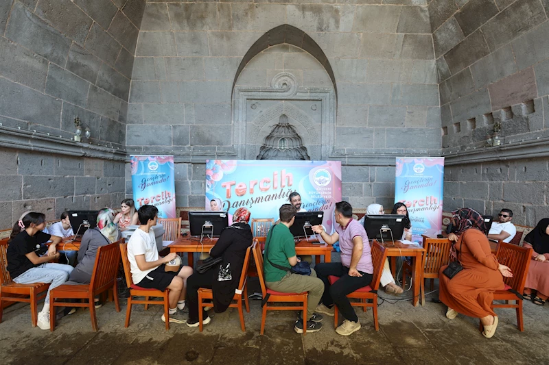 Büyükşehir’in LGS Tercih Danışmanlığı Hizmeti Yoğun İlgi Görüyor