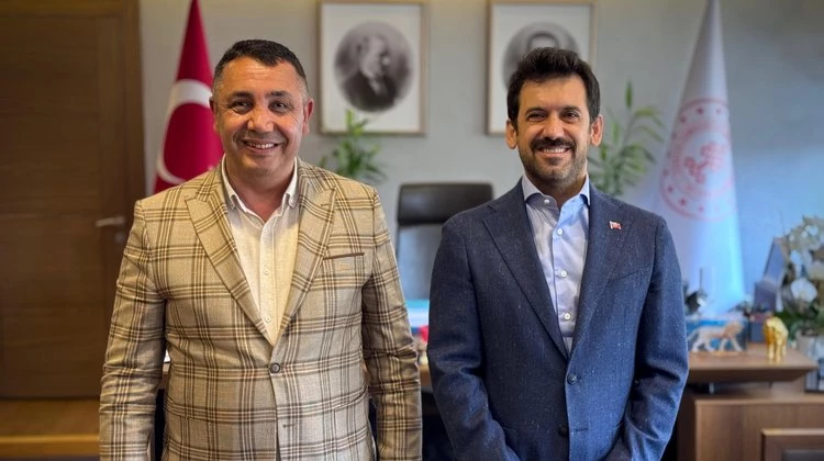BAŞKANIMIZ, KÜLTÜR VE TURİZM BAKAN YARDIMCIMIZ SAYIN DR. BATUHAN MUMCU’YA ZİYARET ETTİ