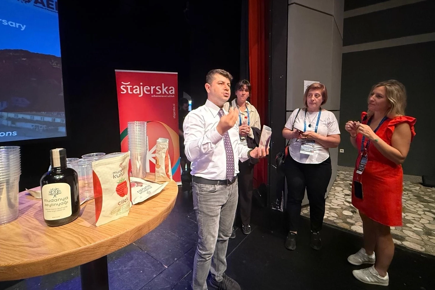 Mudanya, Slovenya ve Fransa