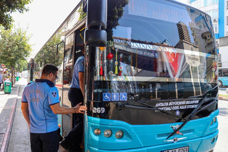 Büyükşehir’in toplu ulaşım araçlarındaki sıkı denetimleri devam ediyor