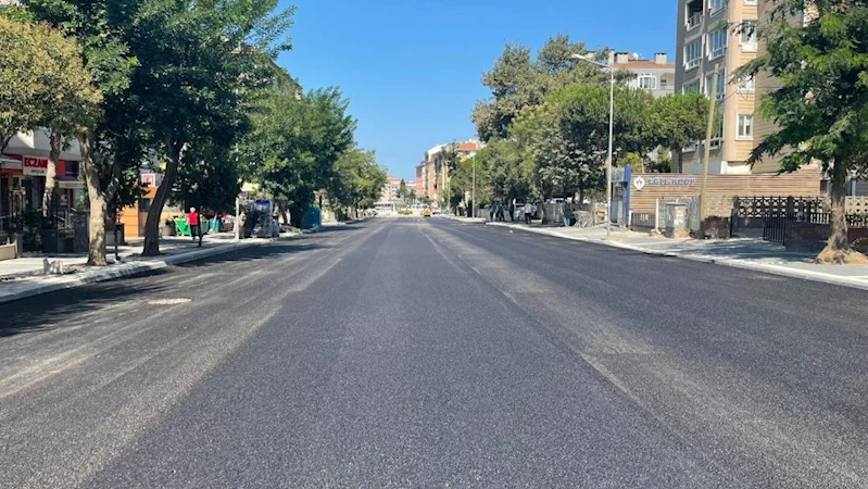MEHMETÇİK CADDESİ’NDE ASFALT SERİM ÇALIŞMALARIMIZA HIZLA DEVAM EDİYORUZ.