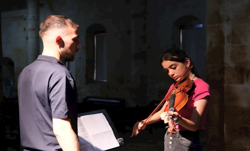 NİSA’NIN HAYALLERİ BÜYÜKŞEHİRLE GERÇEĞE DÖNÜŞÜYOR