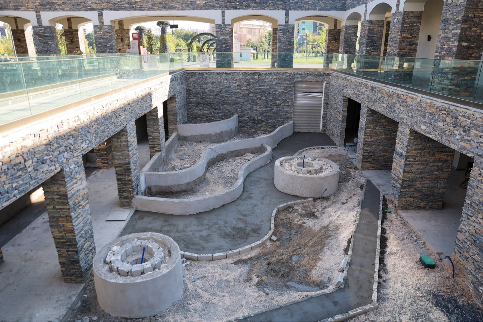 Başkan Şahin, mozaik temalı bahçeleri yerinde inceledi