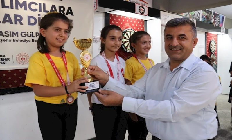 ZAFER BAYRAMI DART TURNUVASINDA ÖDÜLLER SAHİPLERİNİ BULDU