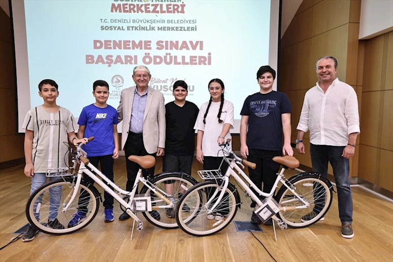 Başarılı öğrencilere Büyükşehir’den ödül