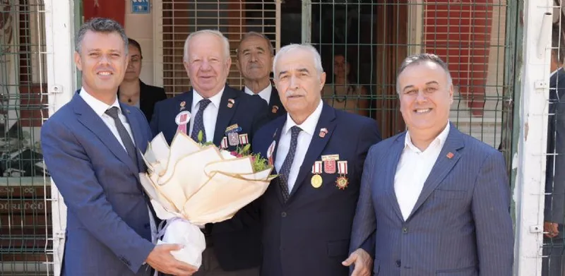 Başkan Sarıkurt`tan Gazilere Anlamlı Ziyaret