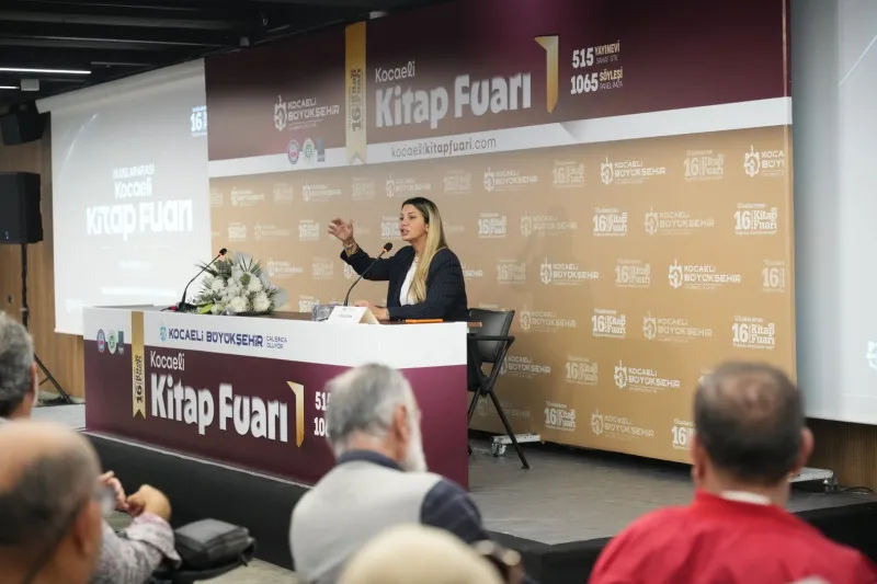 Fulya Öztürk'ten Sosyal Medya ve Bilgi Kirliliği Uyarısı