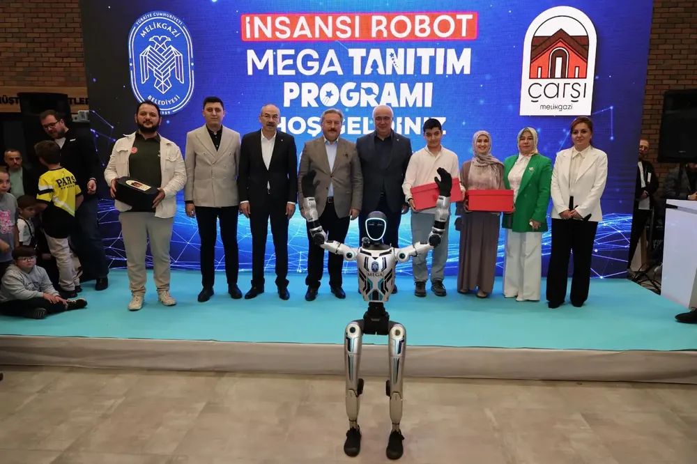 ÇARŞI MELİKGAZİ’DE TEKNOLOJİ VE BİLİMLE DOLU BİR GÜN YAŞANDI