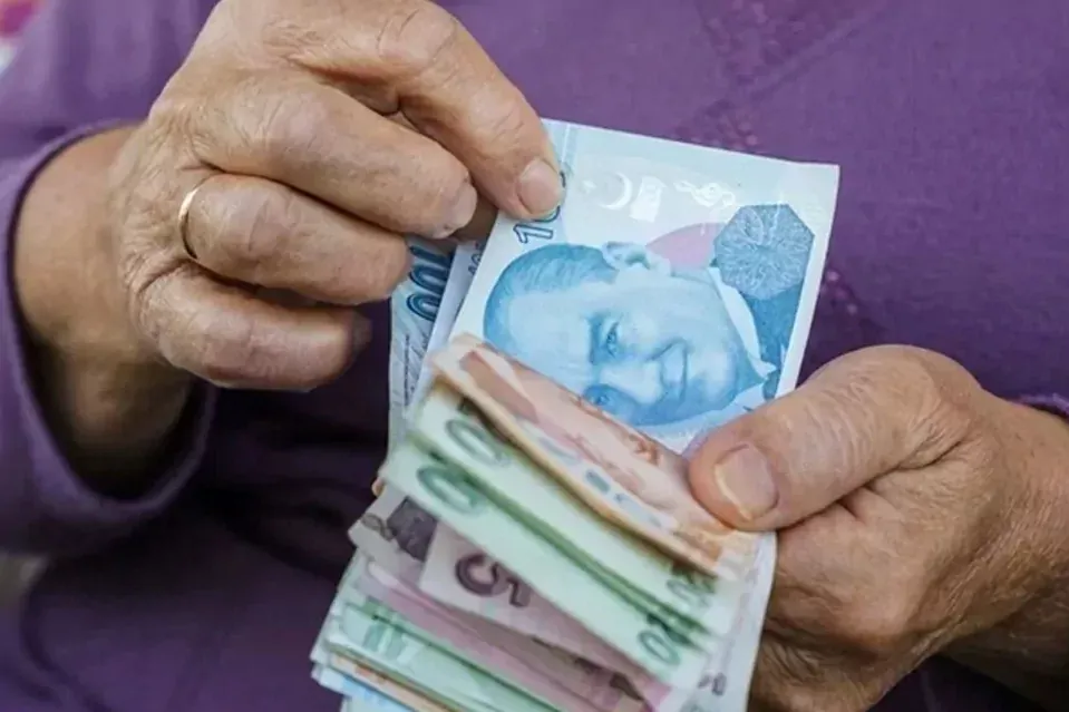 Emekliye can suyu! Yıl sonuna kadar uzatıldı