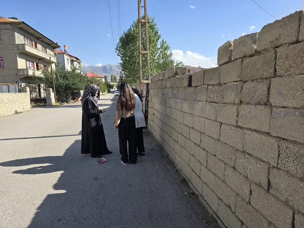 Tuşba Belediyesi'nden Akköprü Mahallesi'nde Kadınlara Yönelik Saha Çalışması