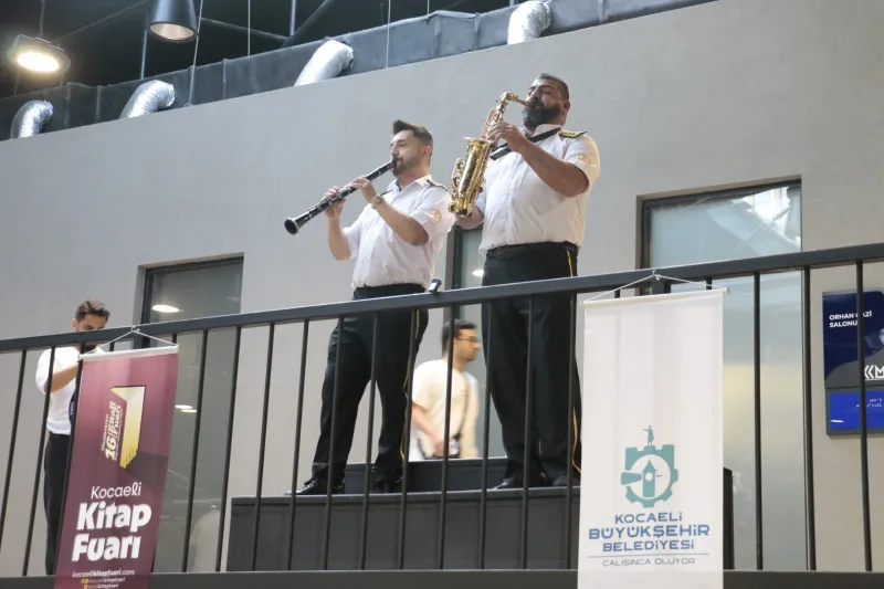 Kocaeli Kitap Fuarı'nda Nostaljik Müzik Ziyafeti