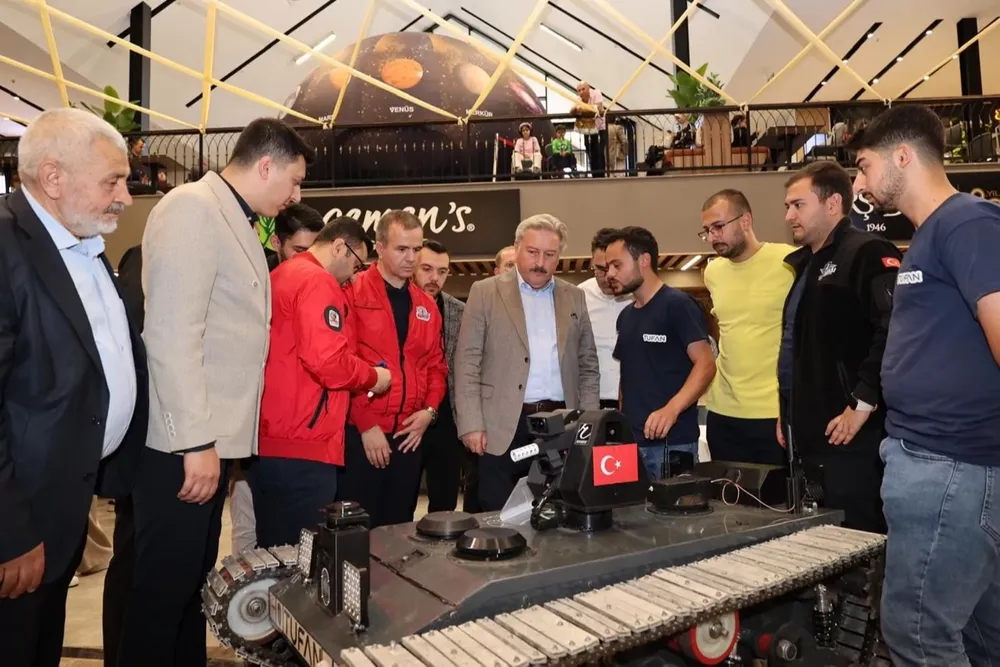 Çarşı Melikgazi'de teknoloji ve bilimle dolu bir gün yaşandı