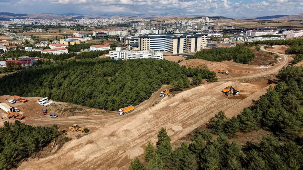 Cumhuriyet Bulvarı'nda Yeni Hastane Bağlantı Yolu Çalışmaları Hız Kazandı