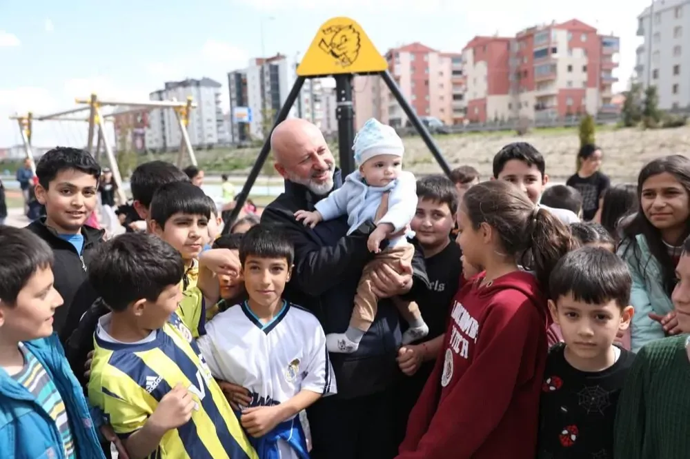 Kayseri Kocasinan'ın parkları çocuklara katkı sağlıyor