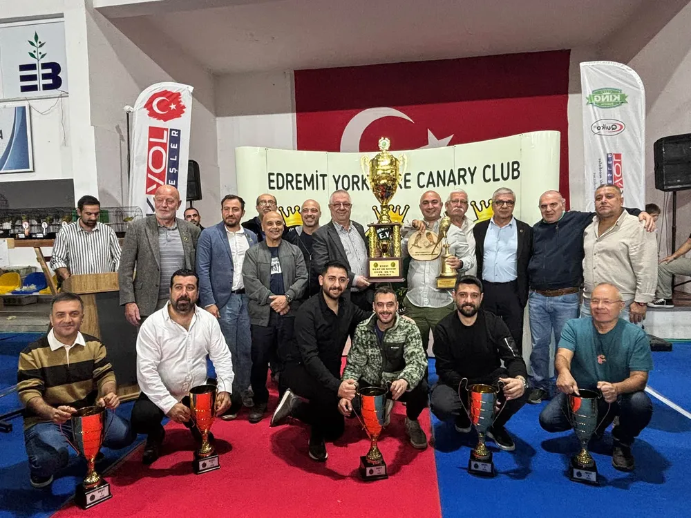Dünyanın En Büyük Yorkshire Kanarya Yarışması Edremit'te Gerçekleşti