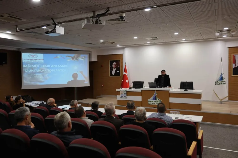 Kartepe'de Muhtar ve Azalara Sağlıklı Hayat Akademisi Eğitimi Verildi