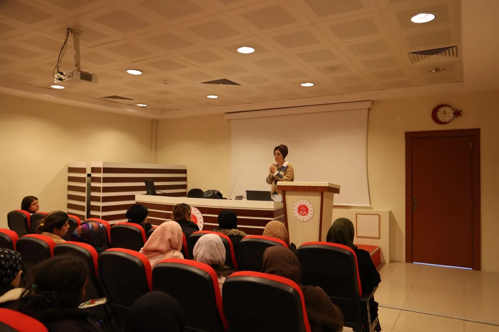 Kilis Belediyesi'nden Kadınlara Yönelik Farkındalık Semineri