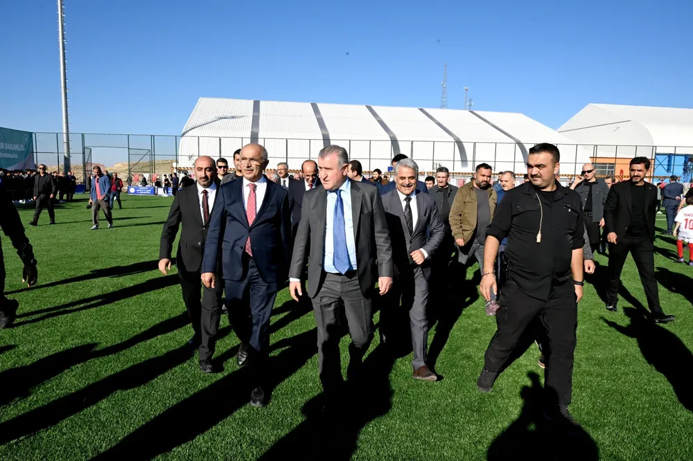 Bakan Bak'tan Malatya'da Melekbaba Spor Tesisine tam not