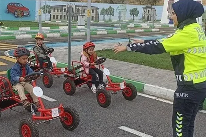Kilis Trafik Eğitim Parkı'nda öğrencilere trafik eğitimi