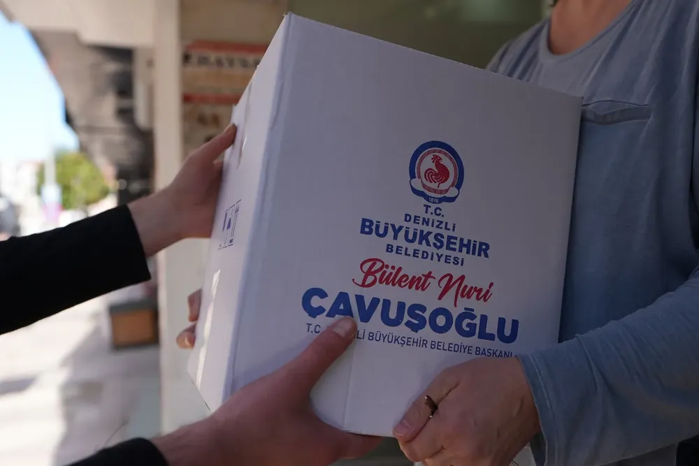 Denizli’de gıda kolisi desteği devam ediyor