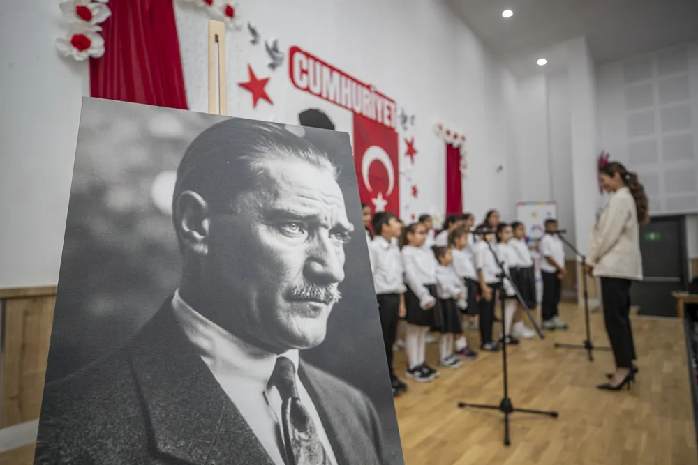 Mersin'de Cumhuriyet Coşkusu Çocuk Kampüslerinde Yankılandı
