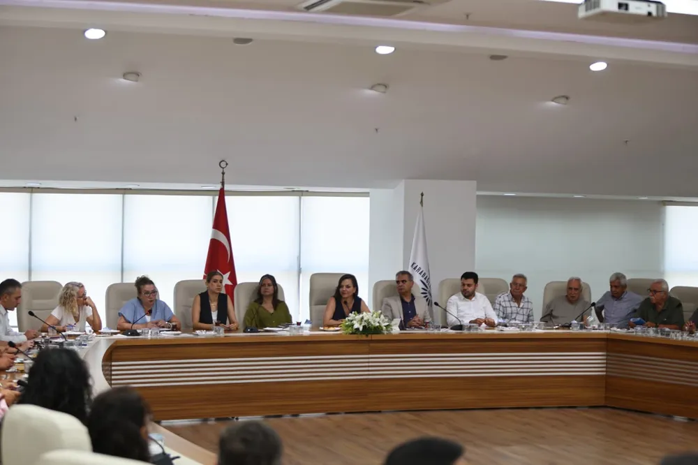 İzmir Karabağlar’da esnafla güç birliği