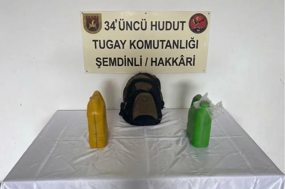Hakkâri hudut hattında 8 kilo uyuşturucu ele geçirildi