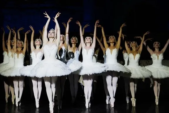 Denizli Opera ve Bale Günleri’nde “Kuğu Gölü” büyüsü