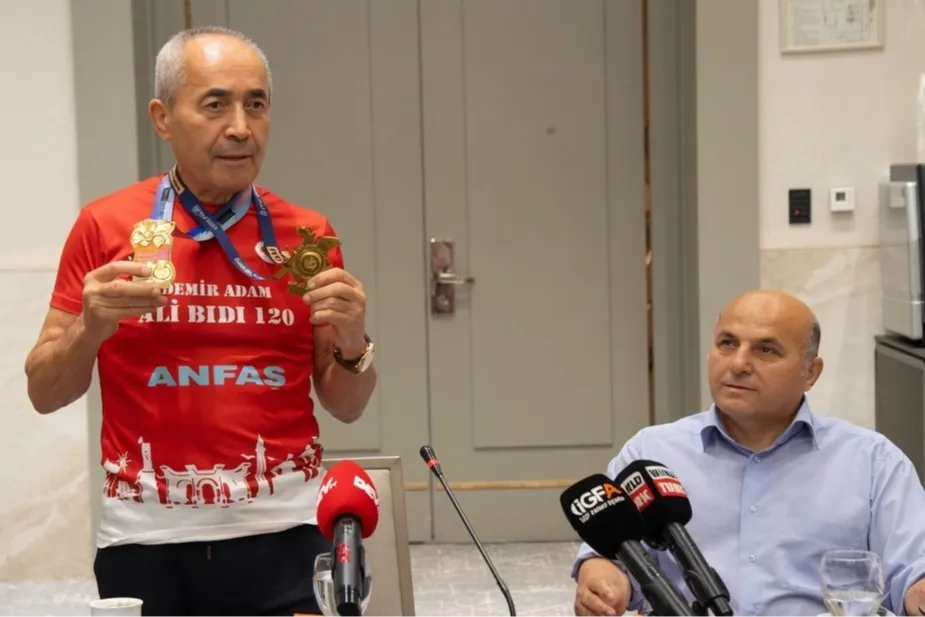 İş insanı Ali Bıdı'dan sağlıklı yaşam üzerine dikkat çeken açıklamalar... 77 yaşında gençlik mucizesi