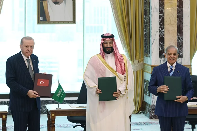 Türkiye, Suudi Arabistan ve Pakistan arasında ortak savunma anlaşması imzalandı