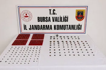 Bursa'da tarihi eser operasyonu! 273 sikke ve 18 obje ele geçirildi