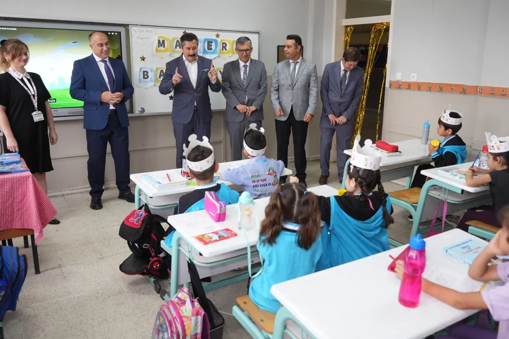 Bursa Yenişehir'de öğrenci olduğu okulu Başkan olarak ziyaret etti