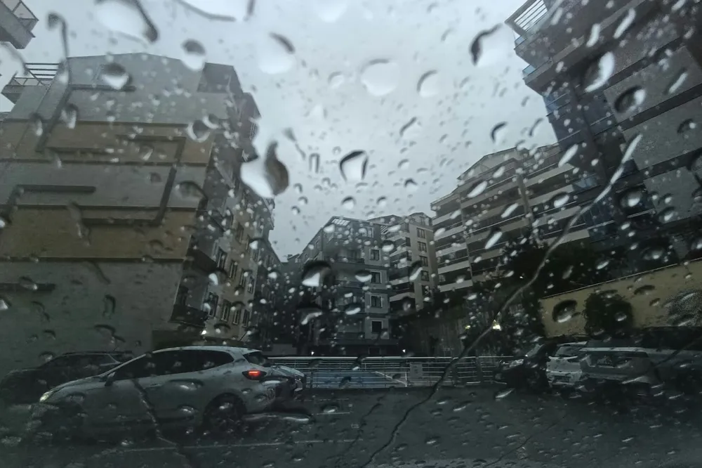 Hava sıcaklıkları düşüyor! Çok sayıda bölgede kuvvetli yağış bekleniyor