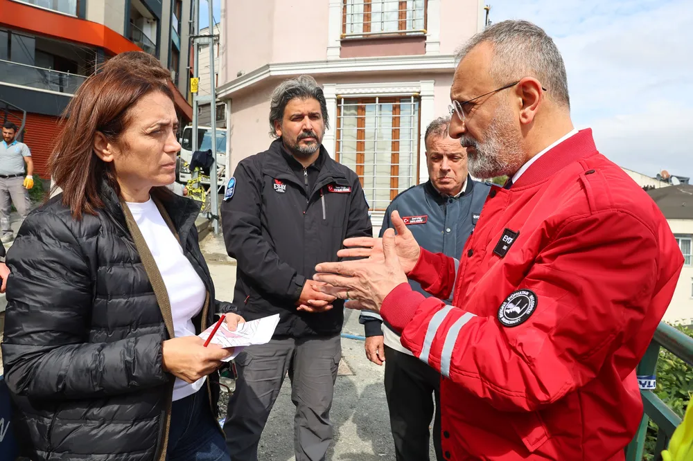 Başkan Özmen'den Toprak Kayması Yaşanan Bölgede İnceleme